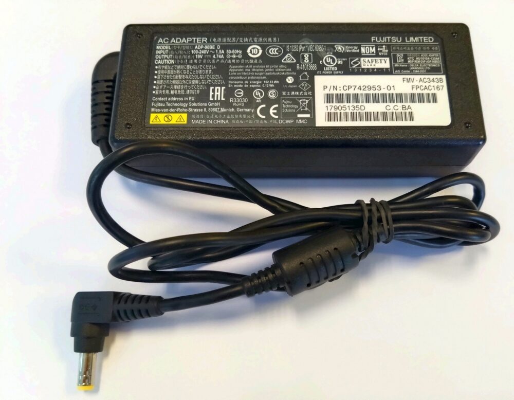 Fujitsu 90W laadija 19V - 4,74A