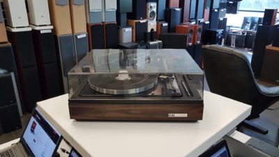 ELAC Miracord PC 660 vinüülplaadimängija
