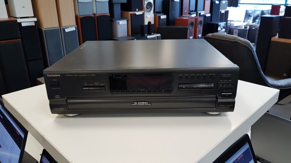 5 CD-mängija Technics SL-PD687
