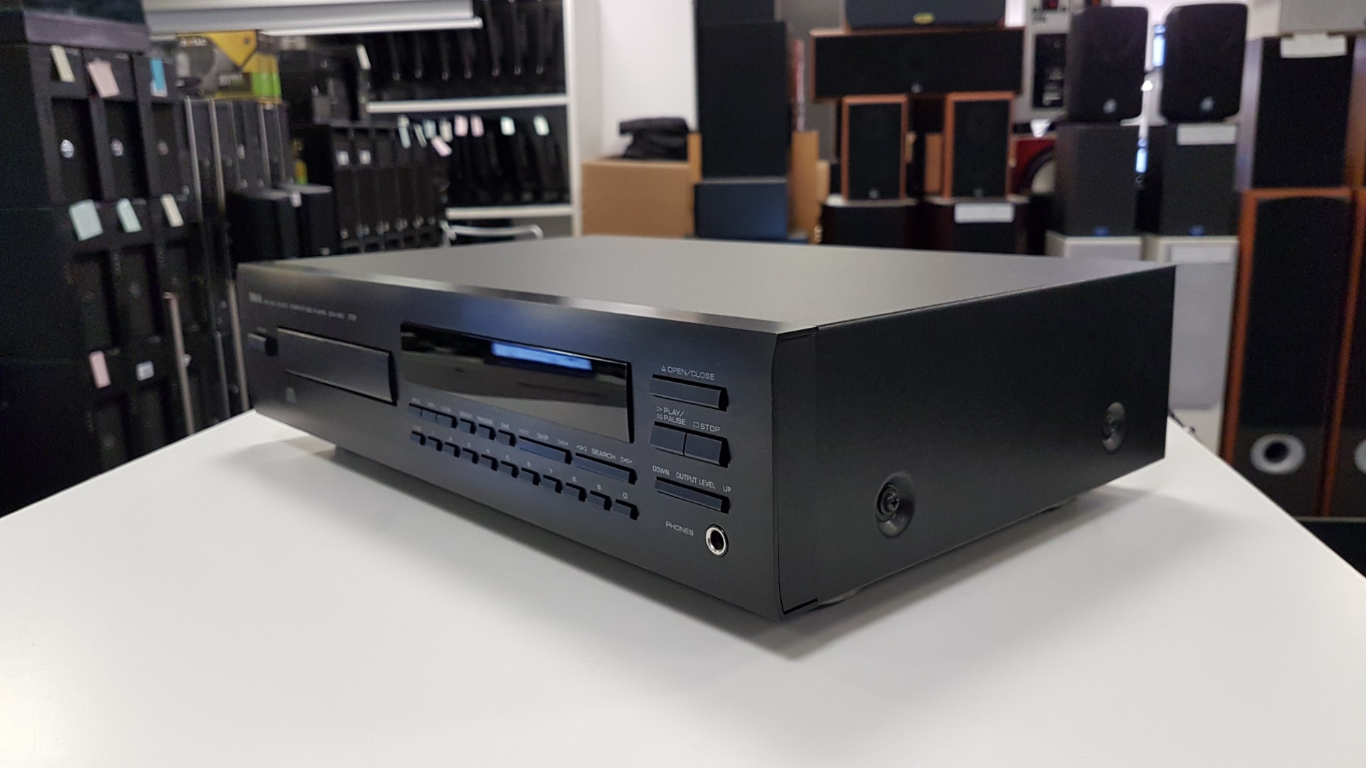 CD-mängija Yamaha CDX-560 - Image 2