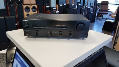 Võimendi Sony F319R