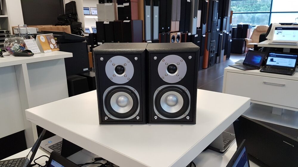 System One VH-210s kõlarid
