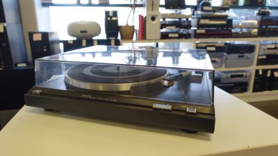 Vinüülimängija Technics SL-200K