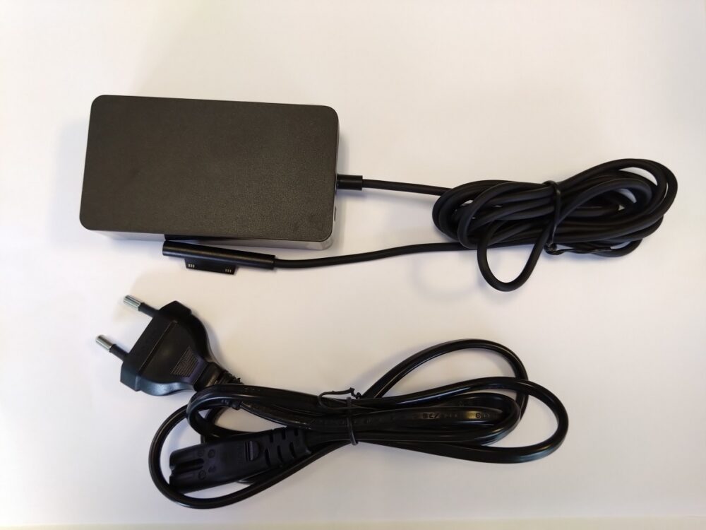 Microsoft Surface Laptop laadija, mudel 1800, 44W