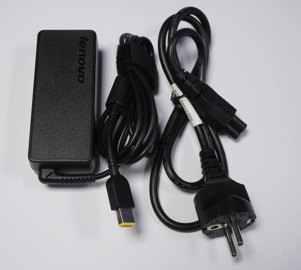 Kasutatud Lenovo sülearvuti laadija 65W square tip