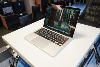 MacBook Pro 13-inch, M1, 2020, A2338, defekt