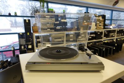 Vinüülimängija Kenwood KD-21R