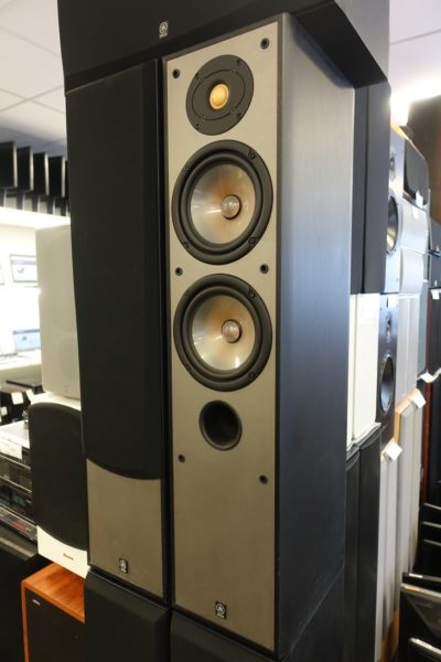 Yamaha NS-300 põrandakõlarid